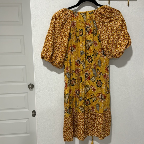 Cato Women’s size small, yellow/ gold dress, flower design - Picture 4 of 4